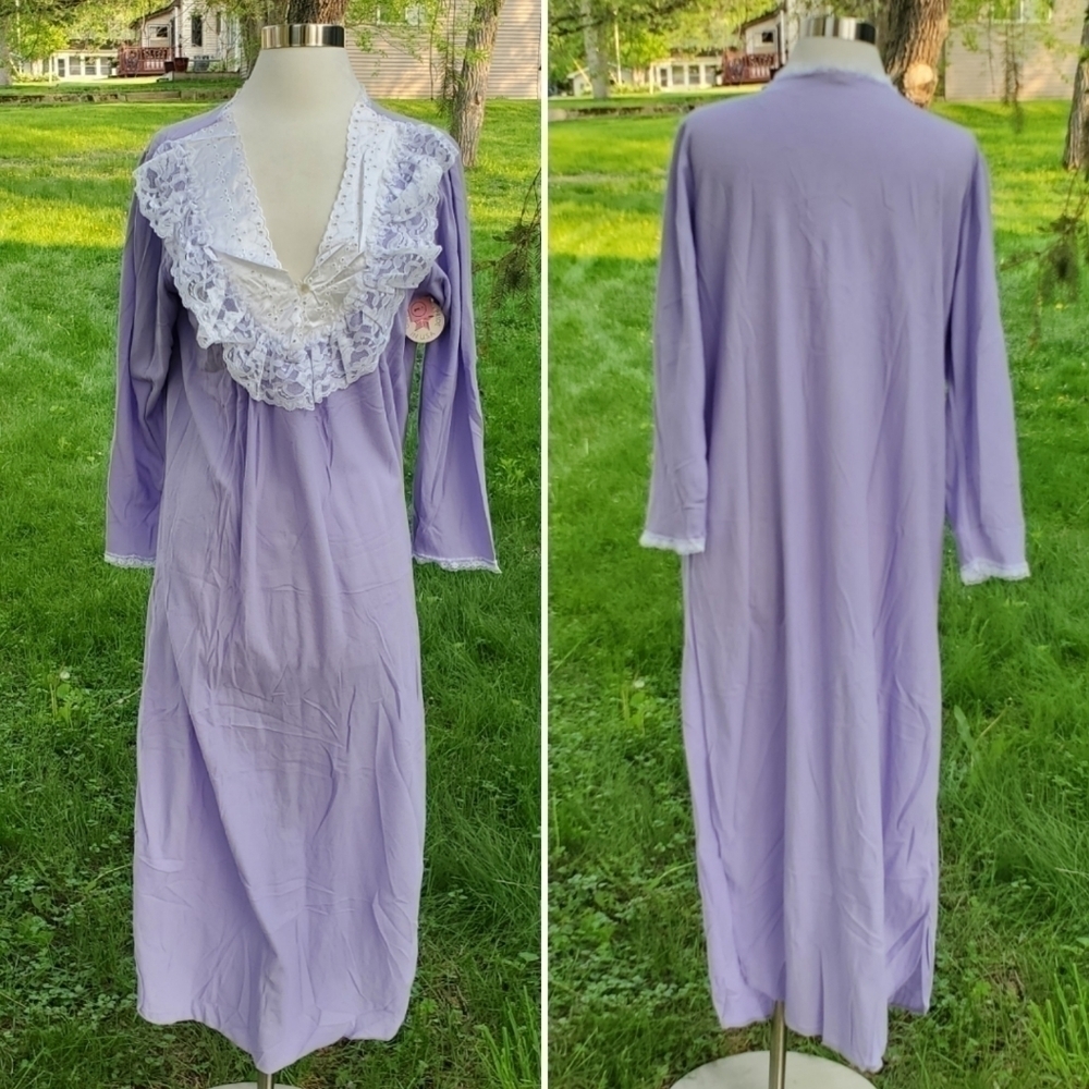Vintage 70s Boho Dara Jane NWT Soft Purple and Lace V Neckline Slip Nightgown Lg